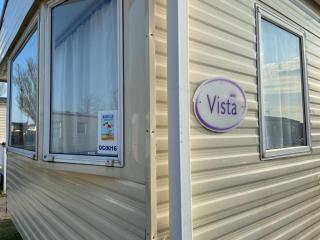 Lovely 8 Berth Caravan At St Osyth Beach Holiday Park Ref 28101G - 9