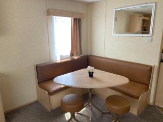 Lovely 8 Berth Caravan At St Osyth Beach Holiday Park Ref 28101G - 6
