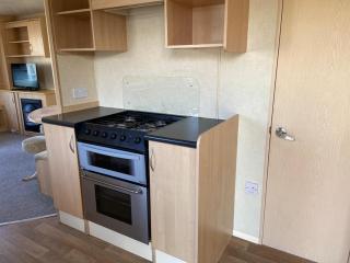 Lovely 8 Berth Caravan At St Osyth Beach Holiday Park Ref 28101G - 1