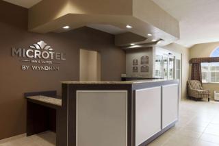 Microtel Inn & Suites by Wyndham Kenedy Karnes City - Kenedy - 7