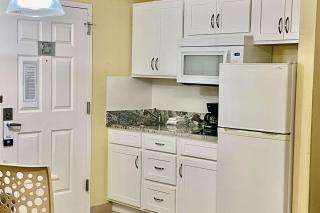 Suburban Studios Fort Myers Cape Coral - Fort Myers - 3