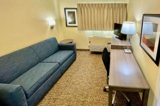 Suburban Studios Fort Myers Cape Coral - 4