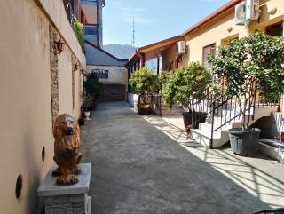 Two Lions Hotel - Tbilisi - 9