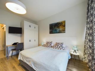 Aleja Jana Pawła II Studio for 4 Guests with Air-conditioning Warsaw by Noclegi Renters - Varsovie - 0