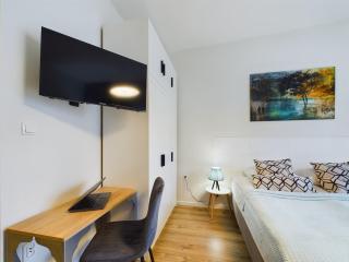 Aleja Jana Pawła II Studio for 4 Guests with Air-conditioning Warsaw by Noclegi Renters - Varsovie - 4