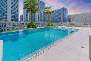 Luxury Studio! Walk To Burj Khalifa Sleeps 3! - Dubai - 8