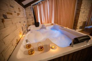 POISON GARDEN SUİTE - 3