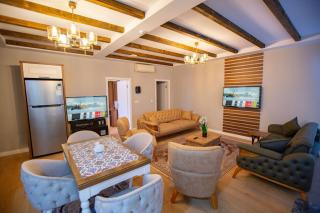 Poison Garden Suite & SPA - 3