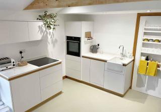 Unique & Rural Child Friendly Annexe with Large Gardens, Games & Tennis Court - Chichester Holiday Properties - 5