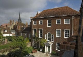 Large 8 Bedroom Georgian House in Central Chichester with Parking - Great for Groups & Celebrations! Chichester Holiday Properties - Chichester - 0