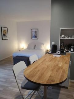 Le St Ausone : Studio Centre Ville/parking - Angulema - 7