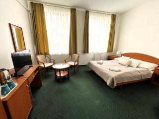 Broadway City Guesthouse - Budapest - 9