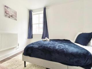 Cozy Southampton Retreat: Free Parking for Contractors, Families, and Tourists - 4