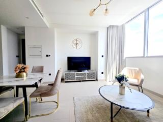 Sleek and Stylish 2-Bedroom Apartment - Dubai - 7