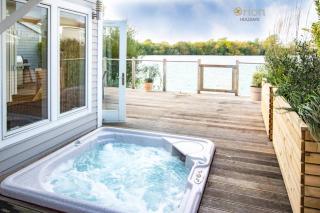 The Landings 19, Scout on the Water - P - South Cerney - 9