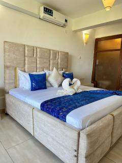 2 Bedroom Beach front Apartment - Diani Beach - 7