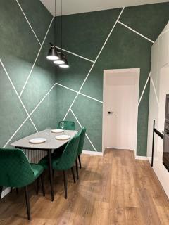 ROMANTIC Apartments - in the center of Lviv , king-size bed - Lviv - 8