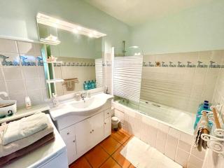 Guadeloupe- Saint-François- Résidence Anse des Rochers - Appartement quart de villa étage - vue mer- 4 personnes - Lit bébé sur demande - Citerne et wifi privés -Animaux ok-Accès plage direct -Apnée bien-être expérience sur demande avec instructeur AIDA - - Saint-François - 2