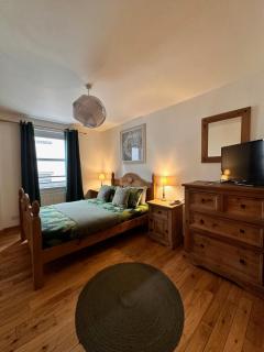 City centre apartment next to Bus and Train Station - 4