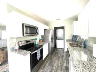 Ocean Springs Cottage 2 Bedroom 2 Bath - Ocean Springs - 8