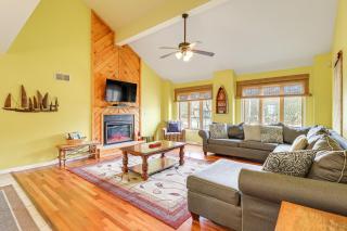 Pocono Retreat Access to Community Lake and Beach! - Albrightsville - 8