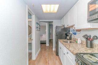 Newly Renovated 1 Bedroom Condo- Oceanfront Views! Boardwalk 1139 - Myrtle Beach - 2