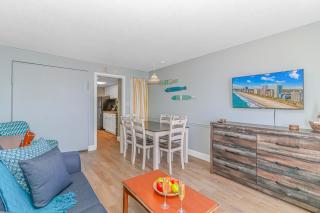 Newly Renovated 1 Bedroom Condo- Oceanfront Views! Boardwalk 1139 - Myrtle Beach - 4