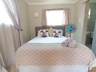 OR Tambo Stay Unit 3 - Boksburg - 8