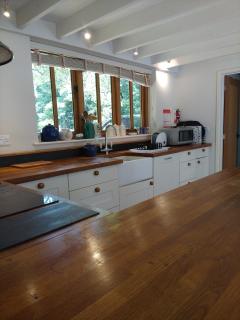 Rural Cottage Retreat, Dog Friendly with Shared Outdoor Pool, gardens & Tennis, Free Parking! Chichester Holiday Properties - North Mundham - 4