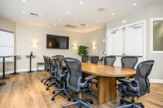 Beautiful Lakeview Condo, New Listing -1024 - 1