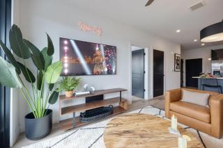 Tune - Odyssey - Mins to Broadway - Full Gym! - 3