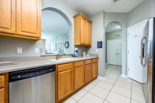 Epic Universe Beautiful Lakeview Condo, Vista Cay Orlando - 3013 - 4
