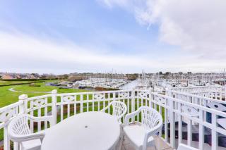 Détente et vue sur le port à Arzon - 9
