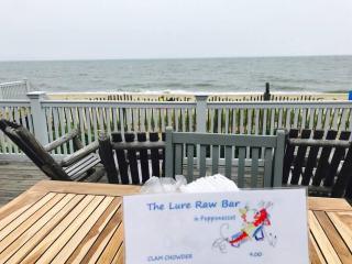 Adorable Cape beach house.3 min walk to beach! Renovated - Mashpee - 2