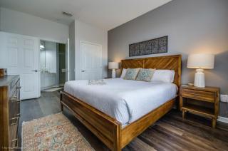 Beautiful Modern Vista Cay Condo, Near Parks-3025 - 1