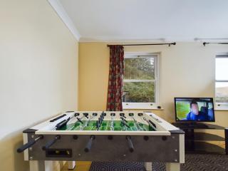 Mourne Mountain Bliss, Rostrevor 4BR Cottage with Patio & BBQ ideal for a relaxing getaway - 1