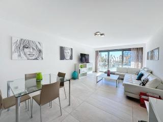 PLEIN SUD - le tapis rouge Croisette - Cannes - 2