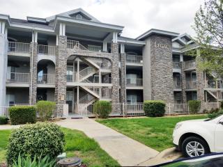 Branson Condo at Thousand Hills Walkin with Elevator Golf Front near 76 Strip - 6