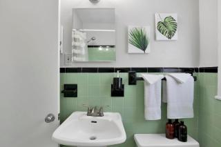 Centrally Located Midtown Cottage-HistoricDistrict - Mobile - 5