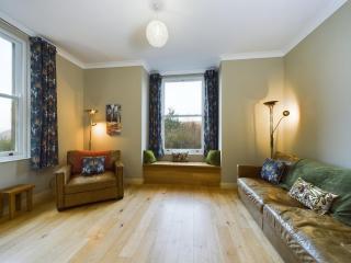Mourne Mountain Bliss 4BR Cottage with Patio & BBQ ideal for a relaxing getaway - Rostrevor - 7