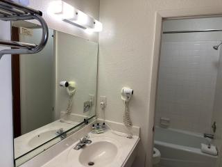 Sunset Inn and Suites - 5