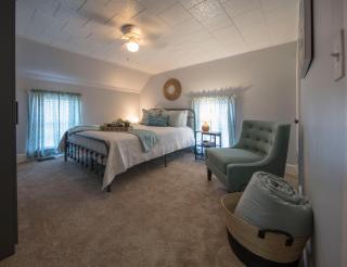 Wayfarer Inn - - 1