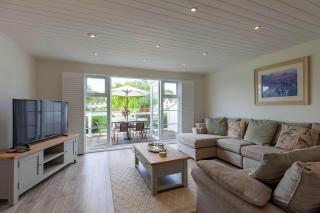 Isis Lakes 55, Lakeside Lodge - P - South Cerney - 1