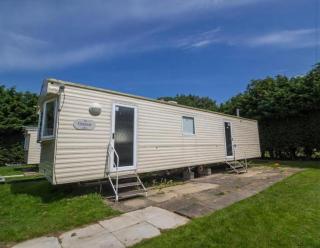 CaravanSleeps8-FirePlace-PetsOk-Golf-Gym-Pool - Skegness - 7