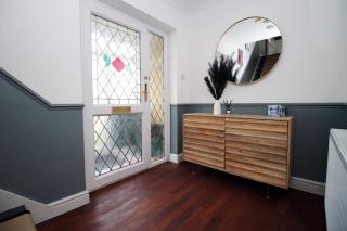 Stylish Home in Bath with Driveway Parking, 10min from City - Bath - 2