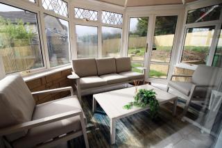 Stylish 3BR Bath Stay, Driveway Parking, Ideal for Families and Contractors - 1