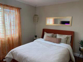 Big & Cozy Duplex Home - 5