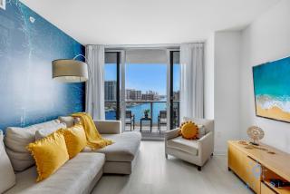 Infinite View Balcony with Pool, Gym and Near Beach - Hallandale Beach - 1