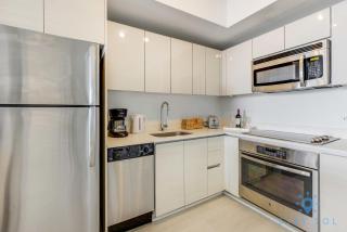 Infinite View Balcony with Pool, Gym and Near Beach - Hallandale Beach - 7