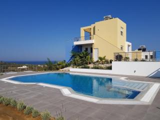 Modernes Ferienhaus mit Sonnenterrasse, Pool, Grill und einem herrlichen Meerblick - Mastihari - 0